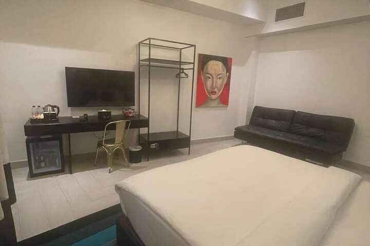 Room 11 of 34