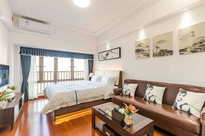 Room 7 of 27