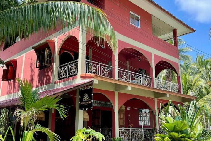 Exterior of Mythai Guesthouse