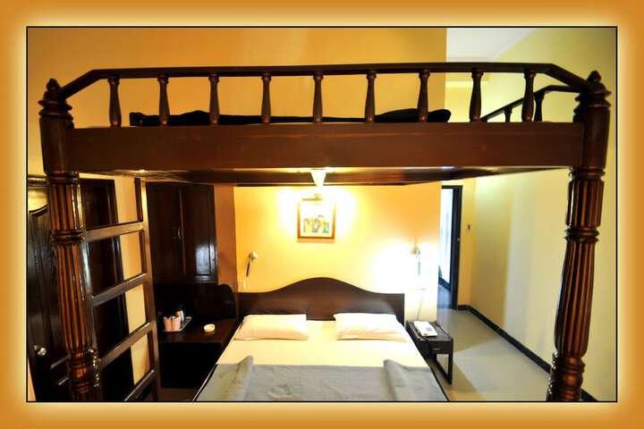 Room 16 of 42