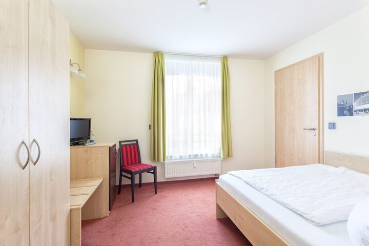 Room 22 of 49