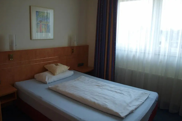Room 3 of 24