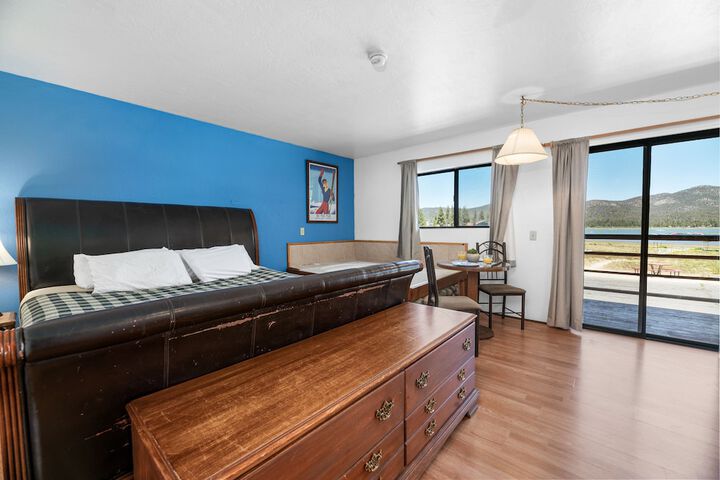 1 King Bed (7 of 28)