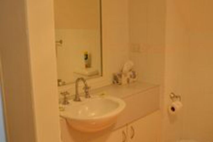 Room 4 of 23