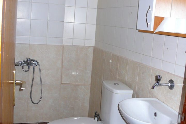 Room 14 of 25