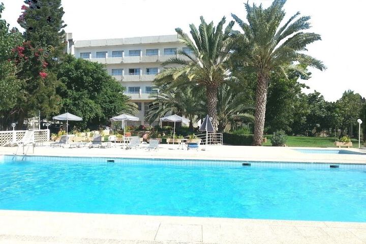 Hotel 43 of 44