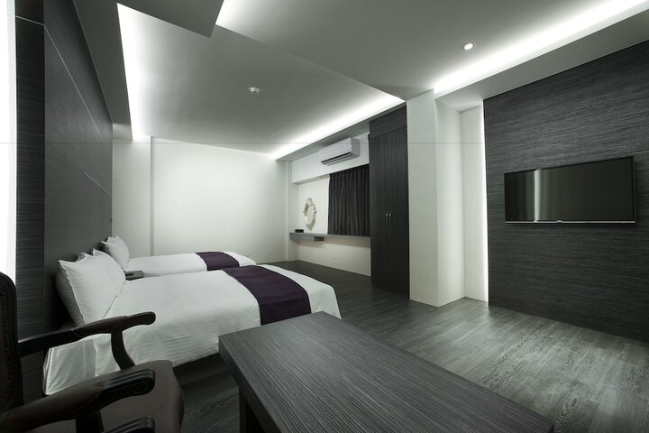 Room 5 of 35