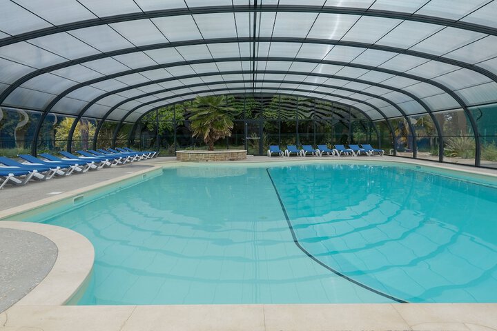 Hotel Pool