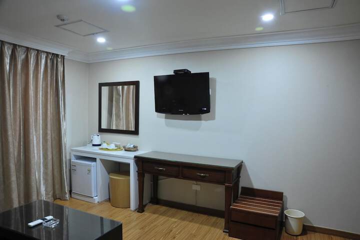 Room 7 of 23