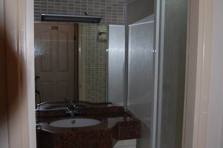 Room 22 of 66