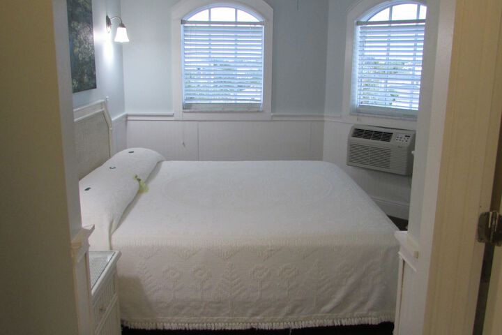 Room 38 of 229