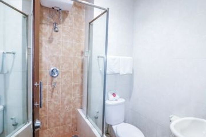 Room 2 of 39