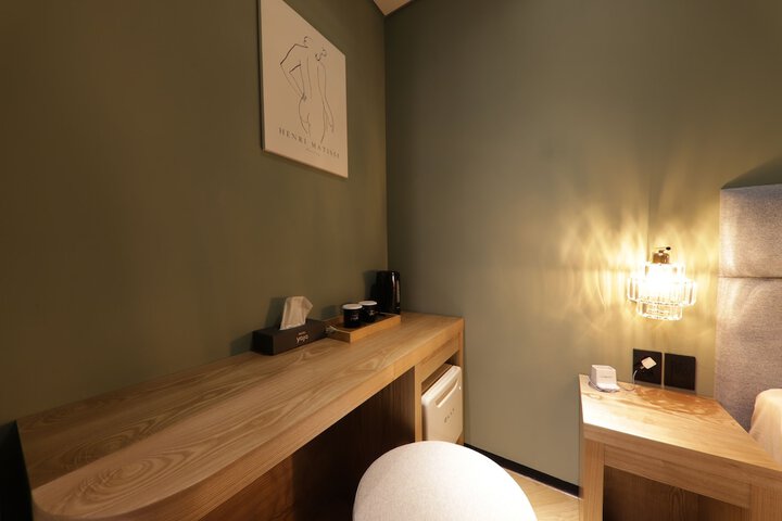 Room 38 of 64