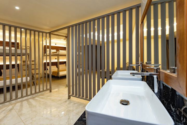 Room 37 of 58