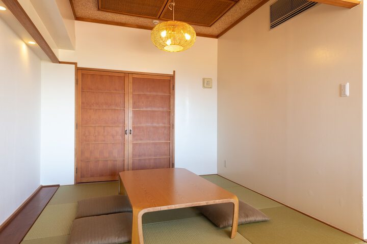 Room 16 of 105