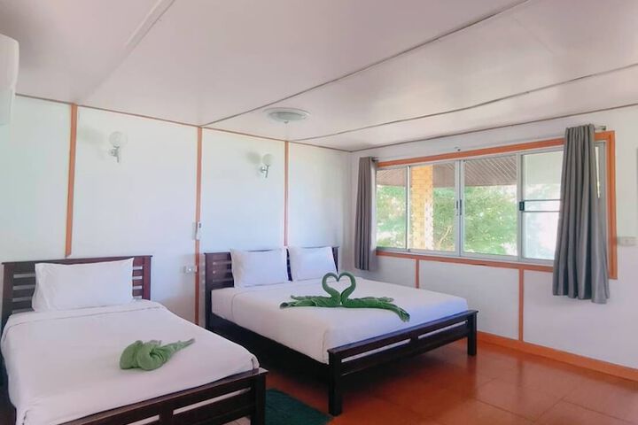 Room 45 of 148