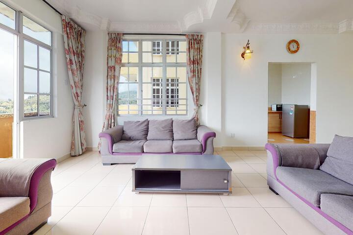 Room 2 of 6