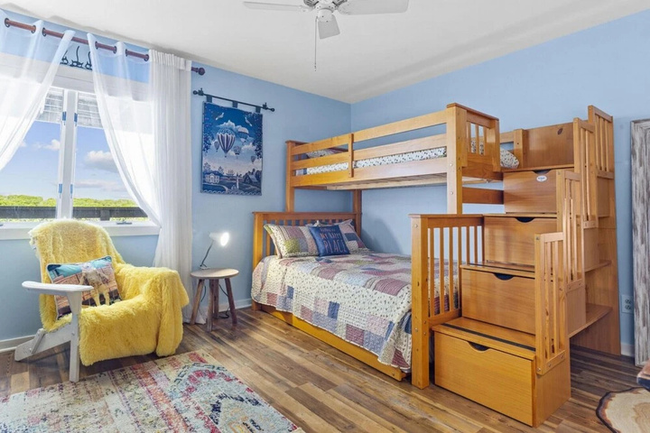 Room 2 of 24