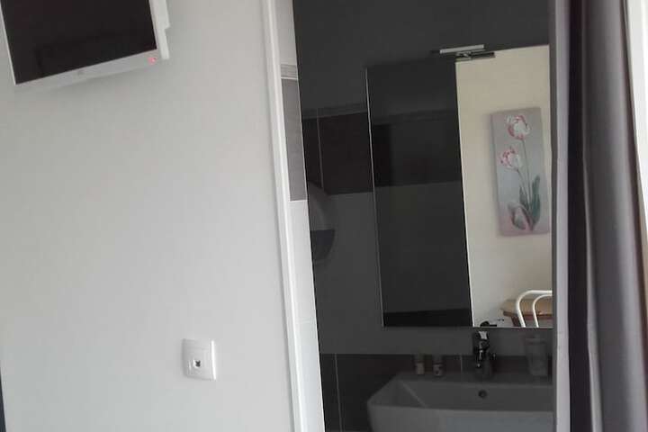 Room 101 of 116