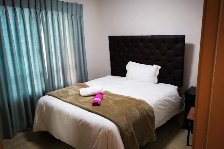 Room 11 of 38