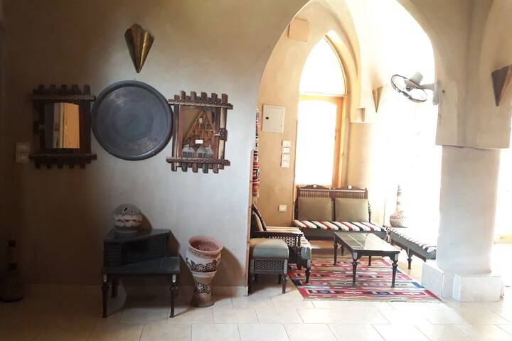 Entrance & Lobby
