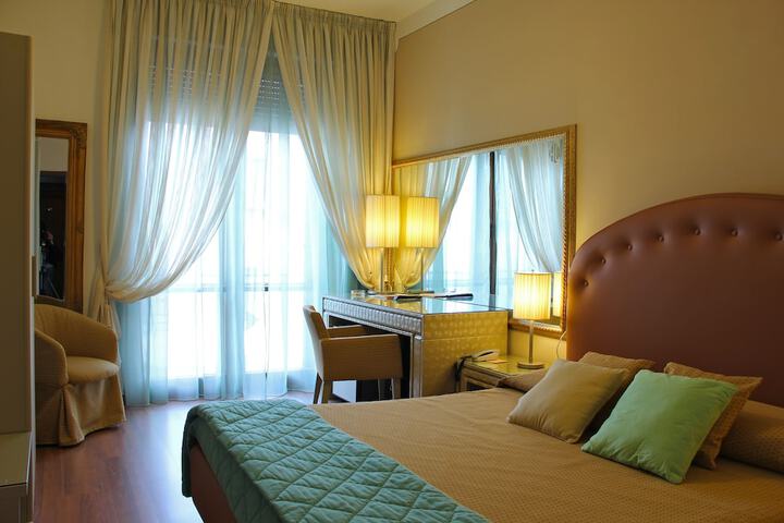 Room 4 of 31