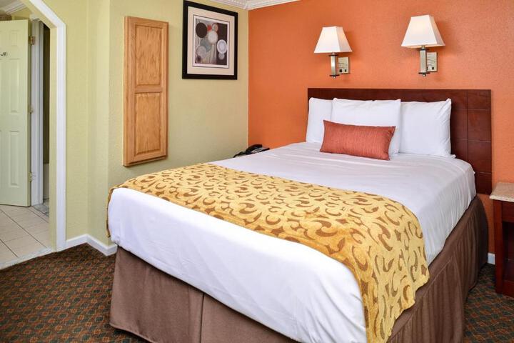 Standard | King Bed (4 of 9)
