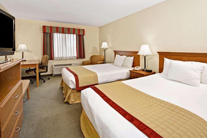 1 Double Bed Accessible Room (5 of 8)