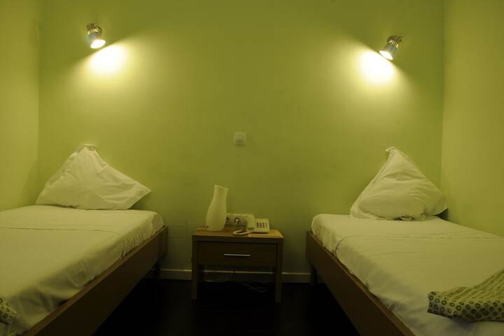 Room 16 of 109