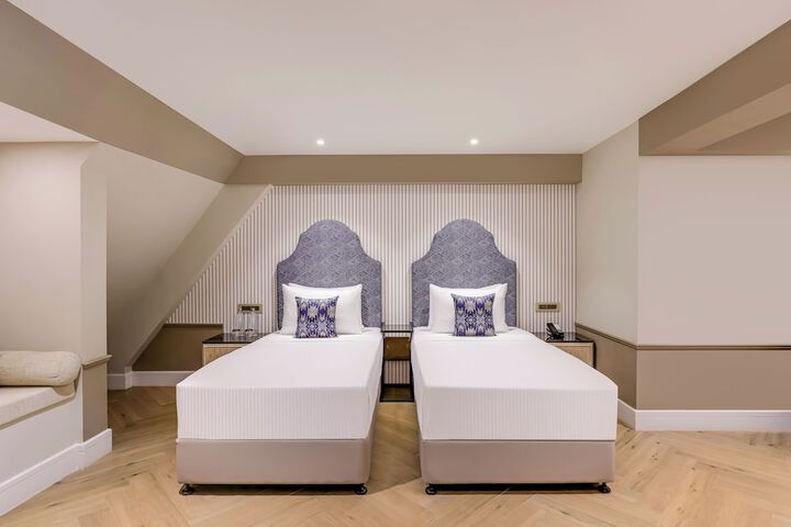 Room 41 of 69