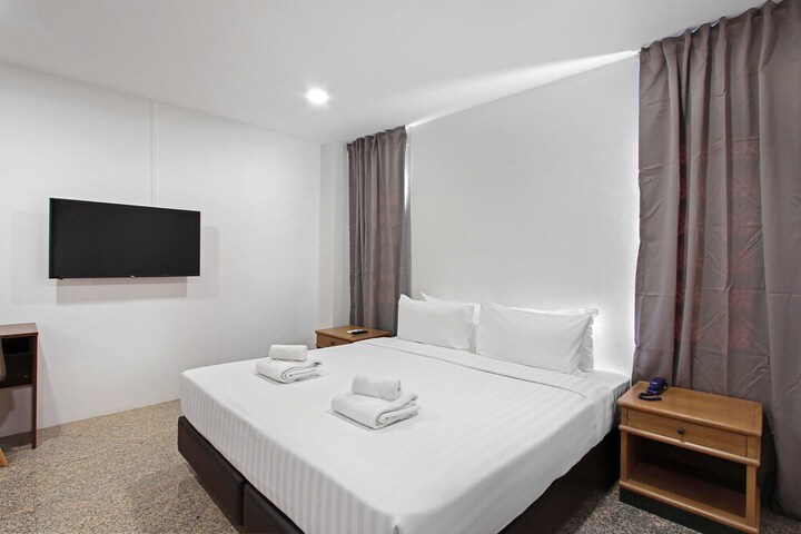Room 33 of 69