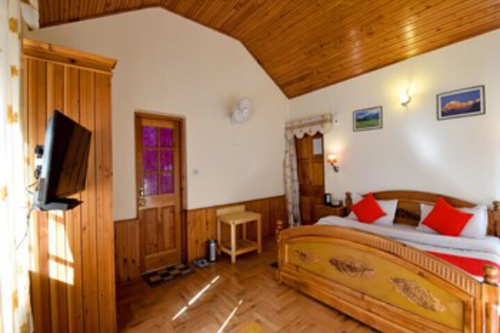 Room 17 of 24