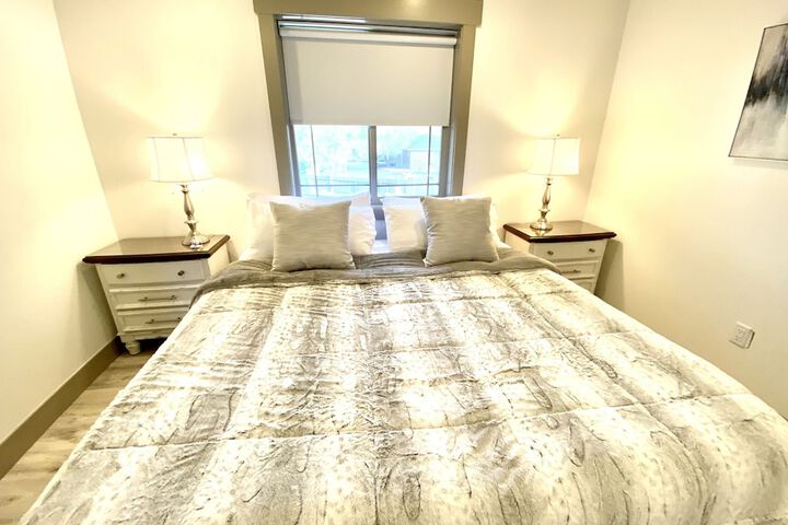Room 52 of 426