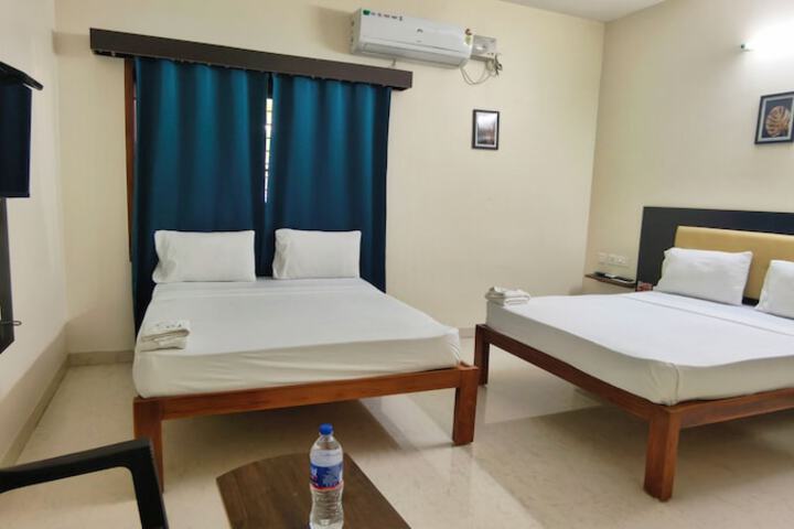 Room 2 of 6