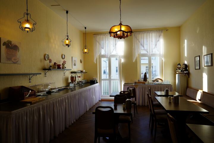 Breakfast/Coffee Service 55 of 71