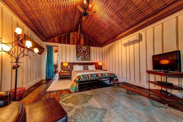 Room 4 of 38