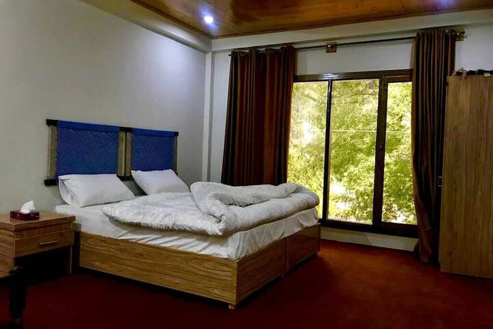 Room 5 of 23