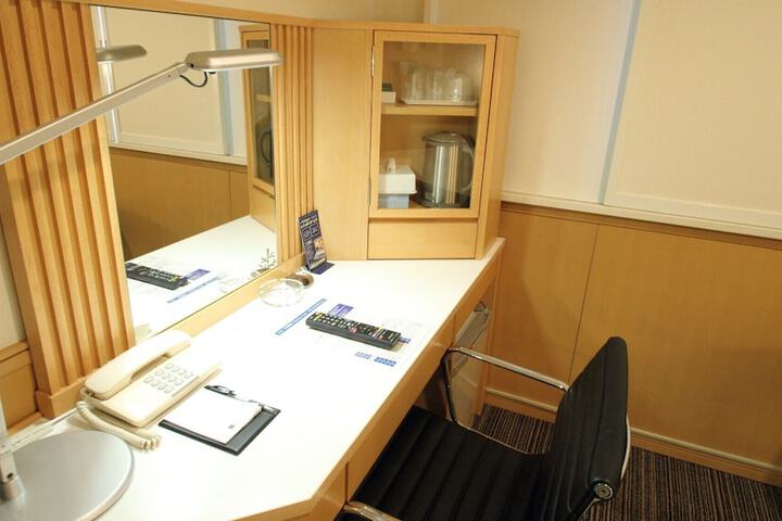 Room 12 of 43