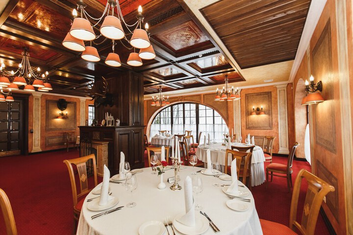 Dining 76 of 128