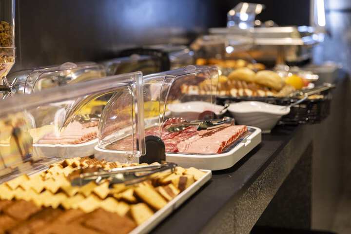 Dining 74 of 82