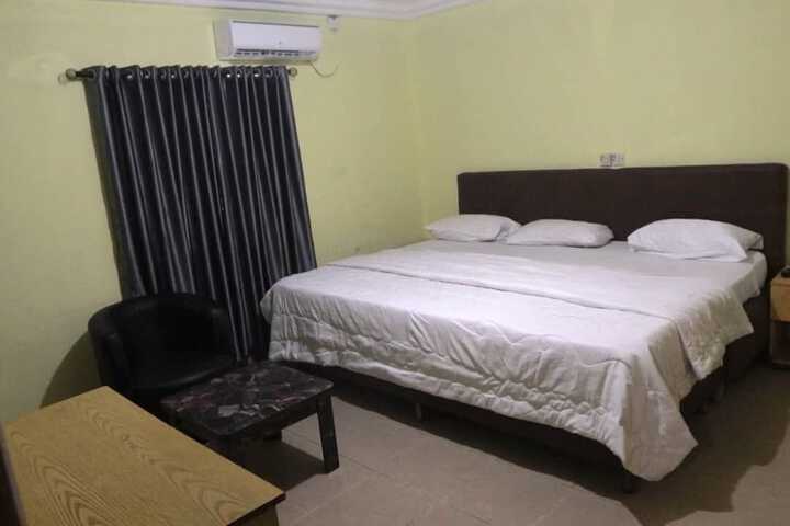 Room 9 of 17