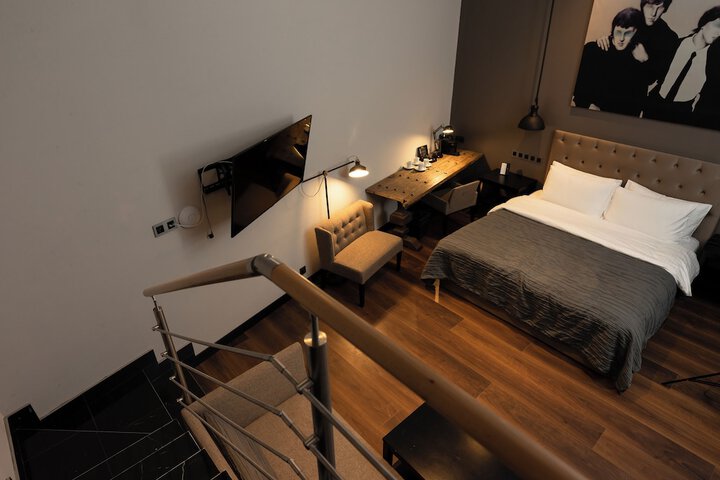Room 26 of 77