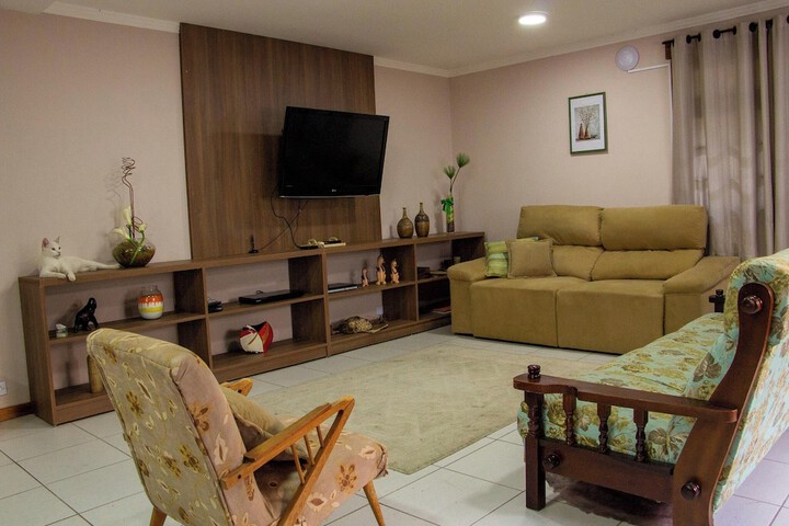 Ballroom/Hall 194 of 206