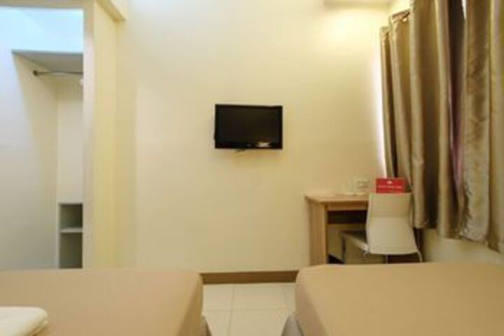 Room 18 of 21