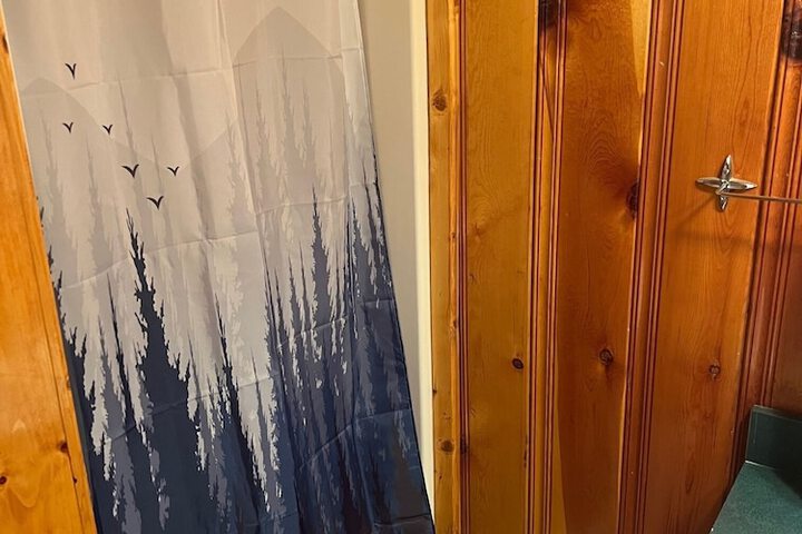 Room 183 of 236