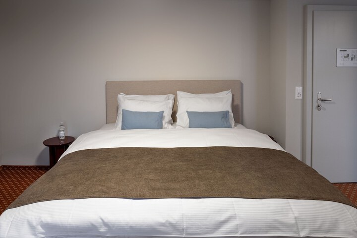 Room 15 of 46