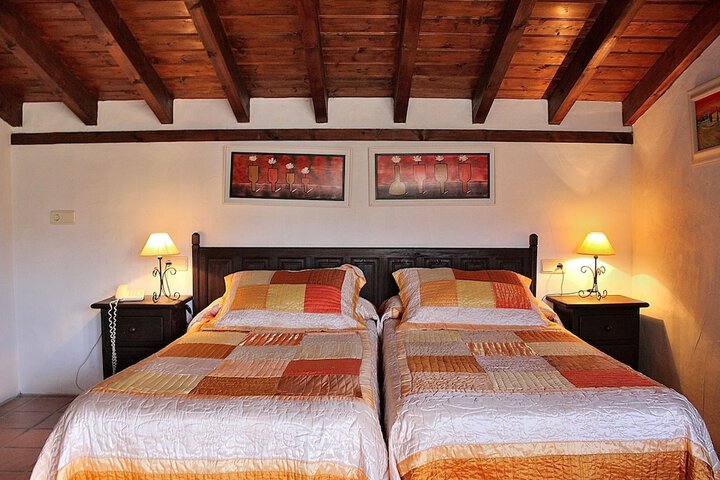 Room 8 of 27