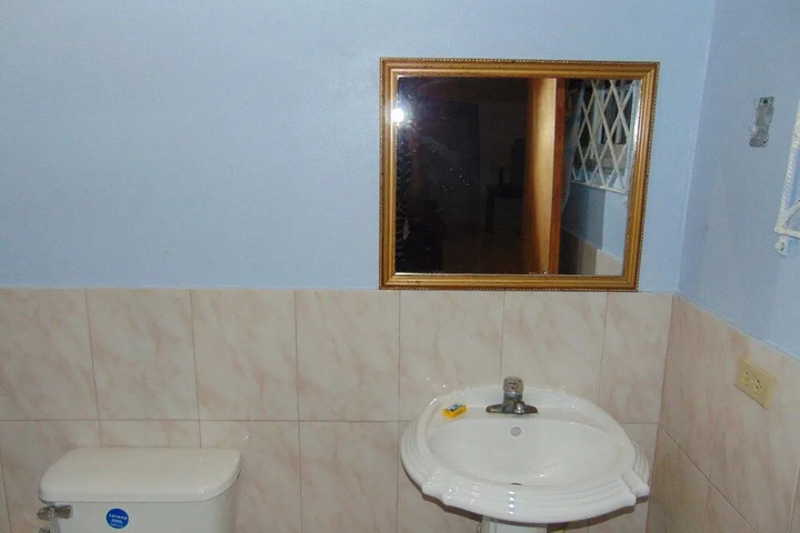 Room 8 of 18