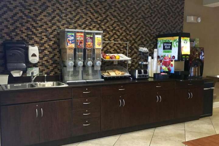 Breakfast area