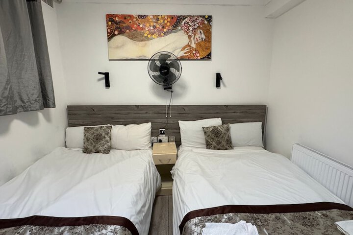 Room 62 of 118